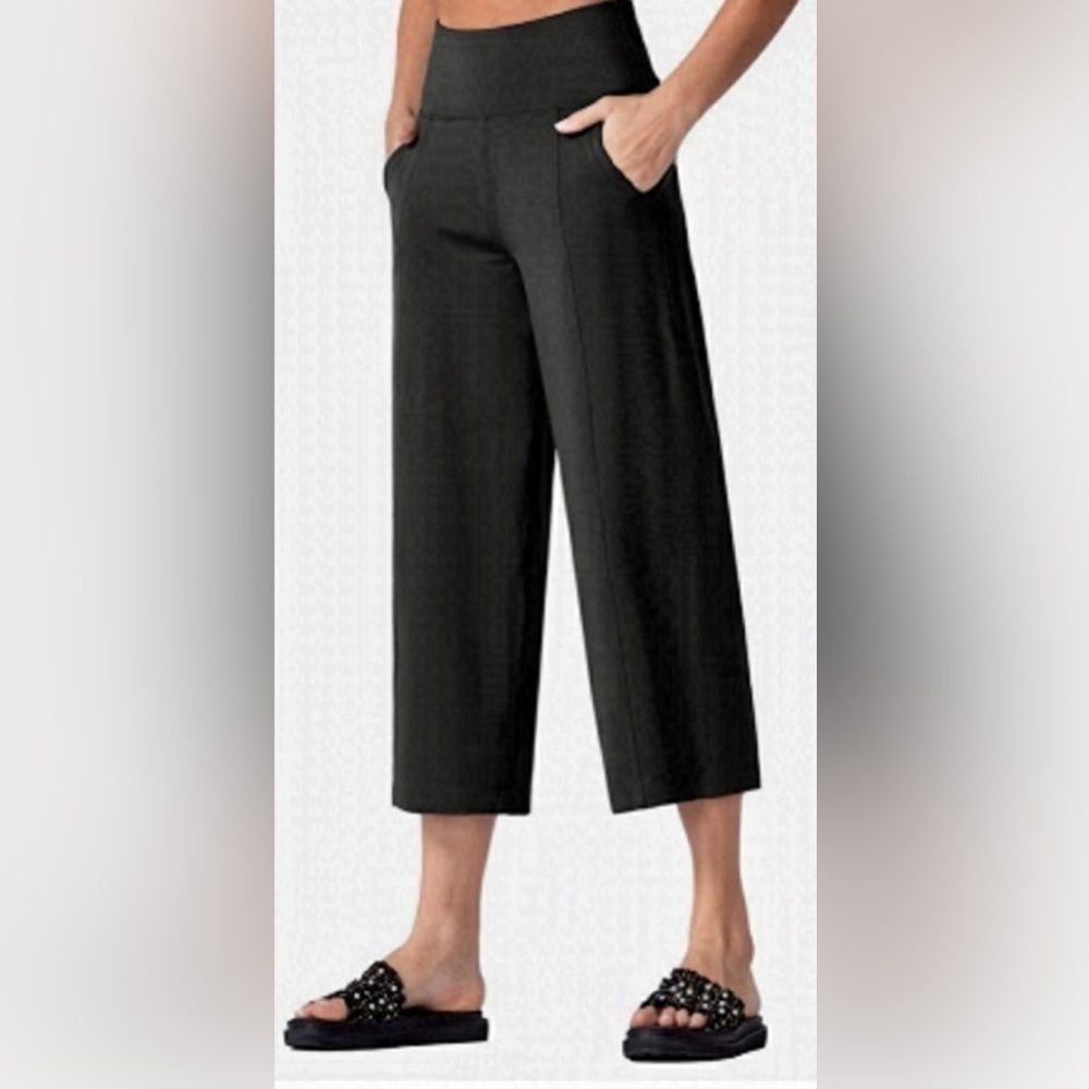 06 - Bootleg Yoga Capris Pants Tummy Control
High Waist Flare Crop Pants.